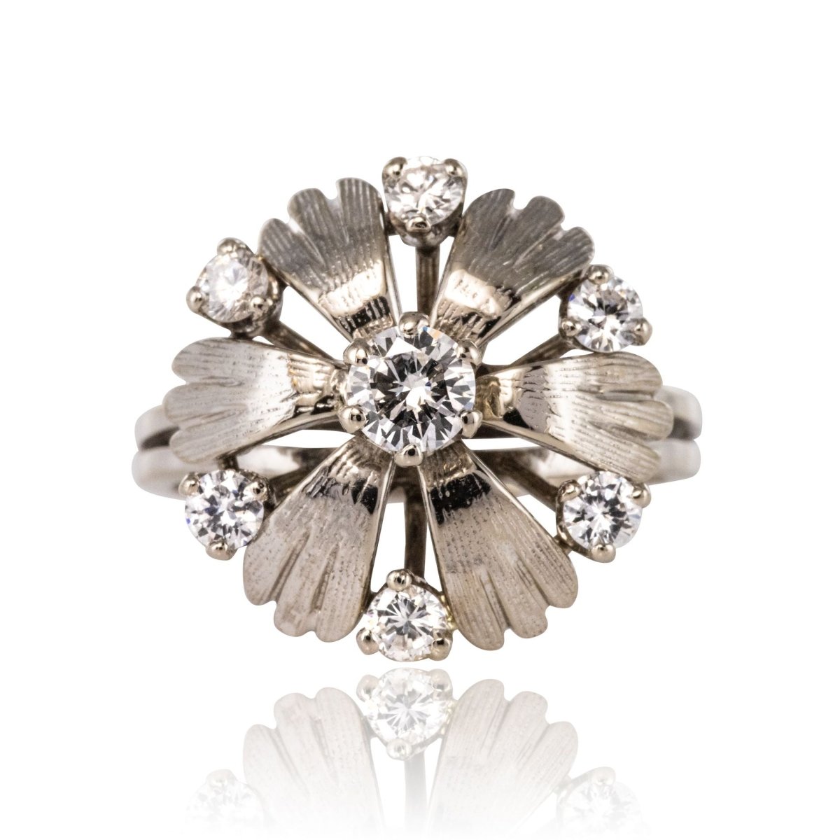 Bague pétales or blanc diamants - Castafiore