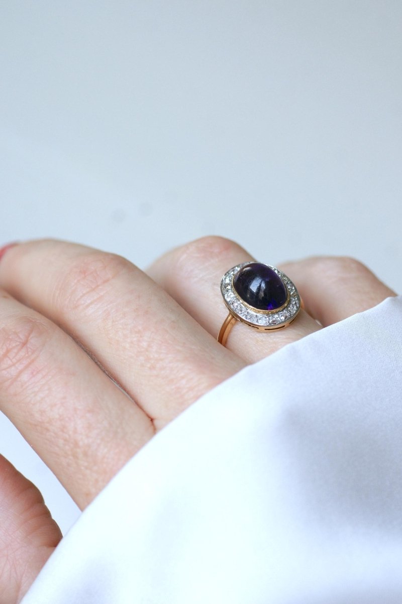 Bague Pompadour Cabochon Améthyste et Diamants - Castafiore