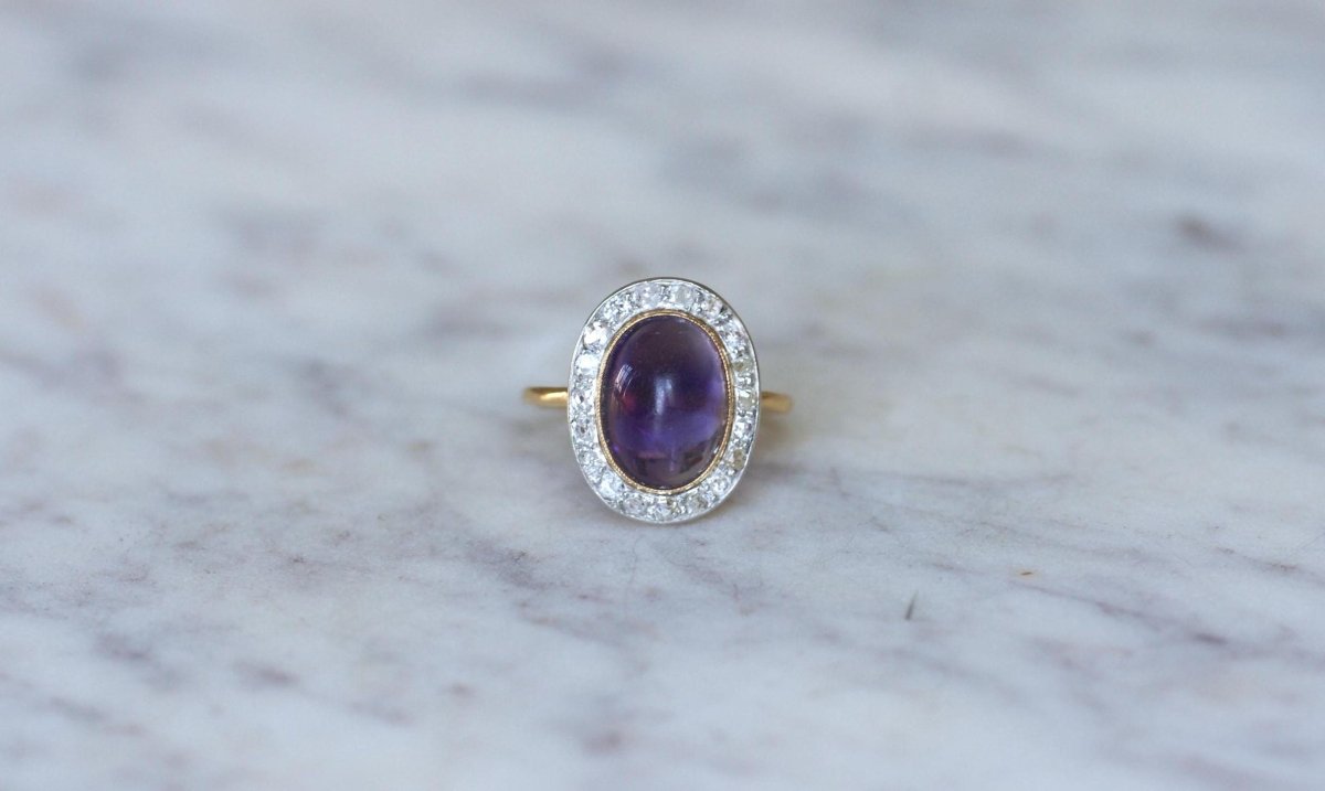 Bague Pompadour Cabochon Améthyste et Diamants - Castafiore