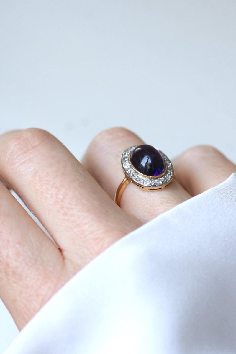 Bague Pompadour Cabochon Améthyste et Diamants - Castafiore