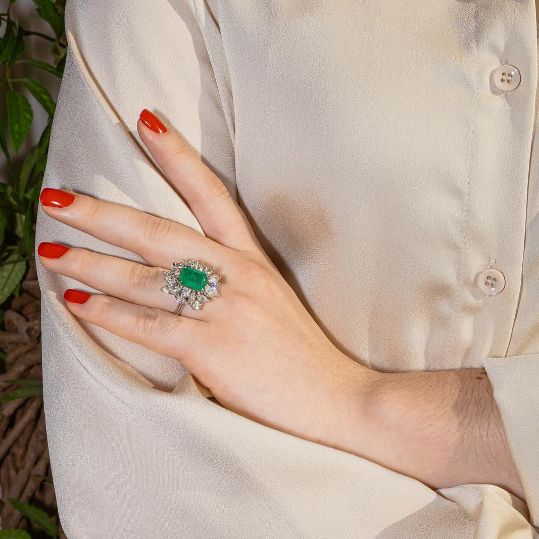 Bague Pompadour en or blanc, émeraude et diamants - Castafiore