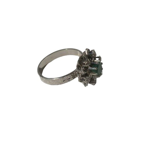 Bague Pompadour en or blanc, émeraude et diamants - Castafiore