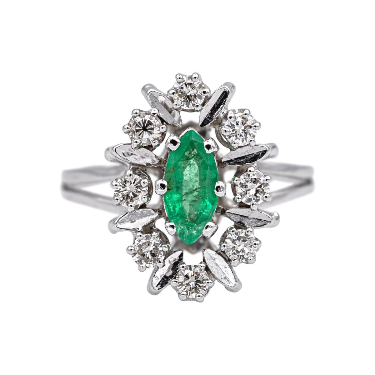 Bague Pompadour en or blanc, émeraude et diamants - Castafiore