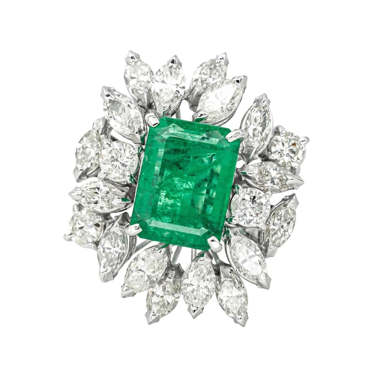 Bague Pompadour en or blanc, émeraude et diamants - Castafiore