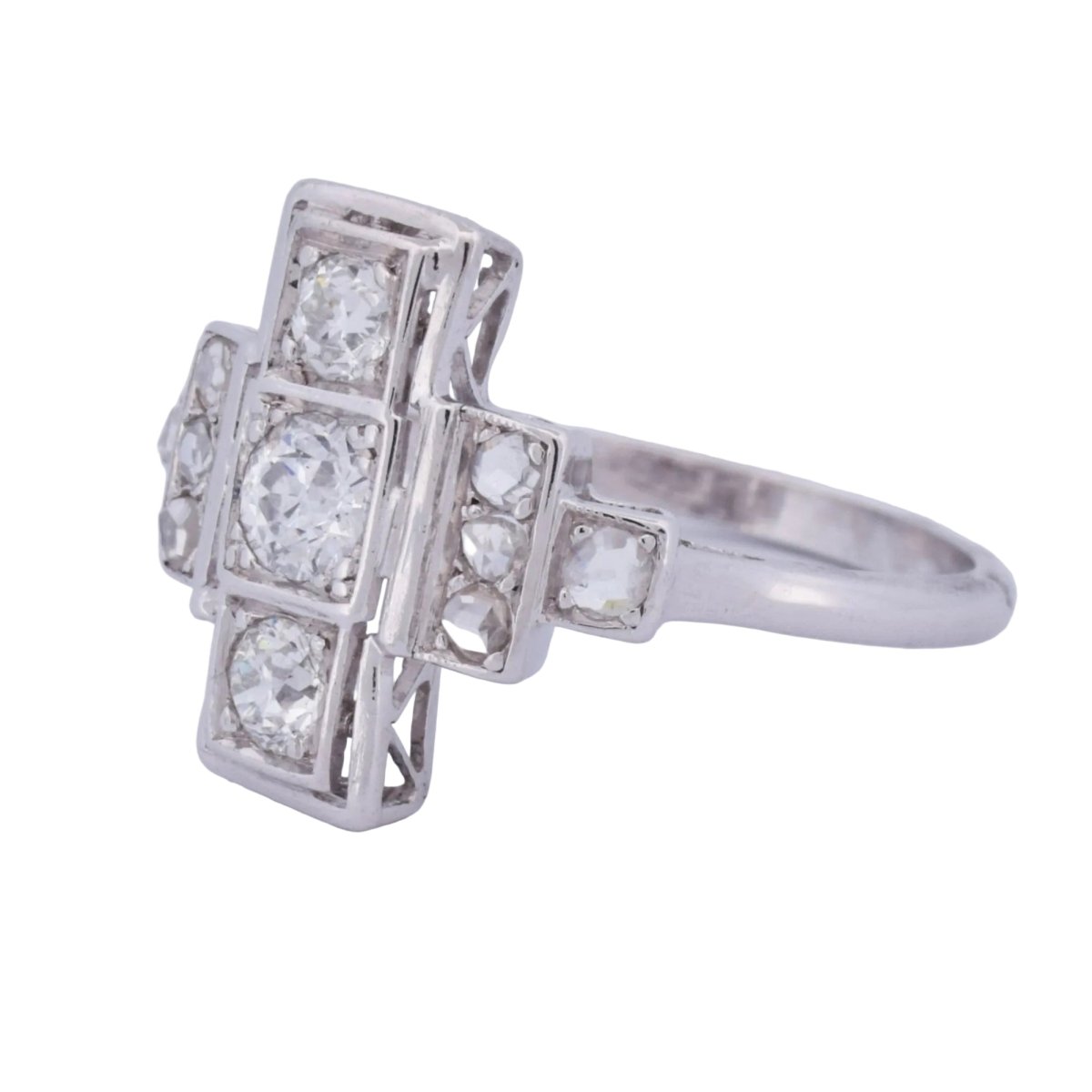 Bague Pompadour en or blanc et diamants - Castafiore