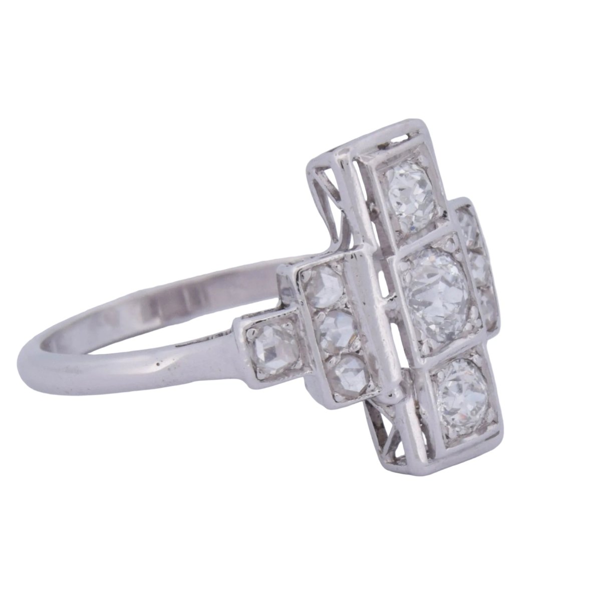 Bague Pompadour en or blanc et diamants - Castafiore