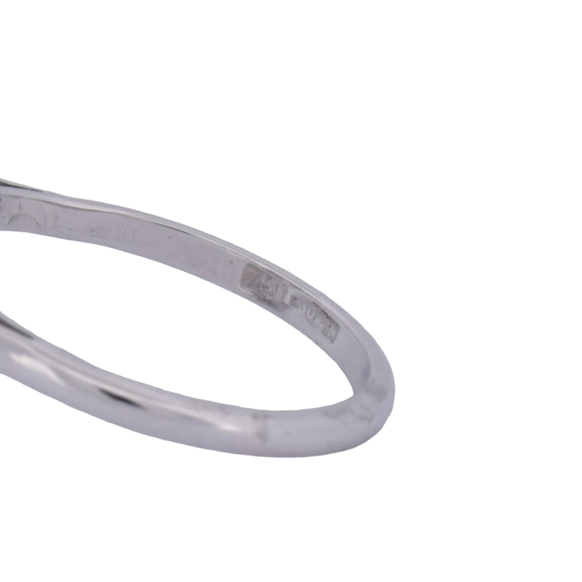 Bague Pompadour en or blanc et diamants - Castafiore