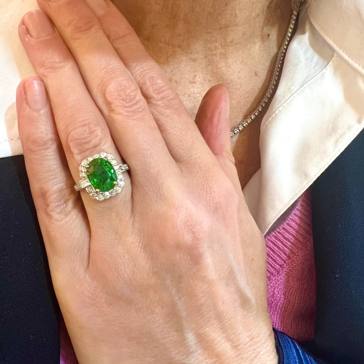 Bague Pompadour en or blanc, grenat tsavorite et diamants