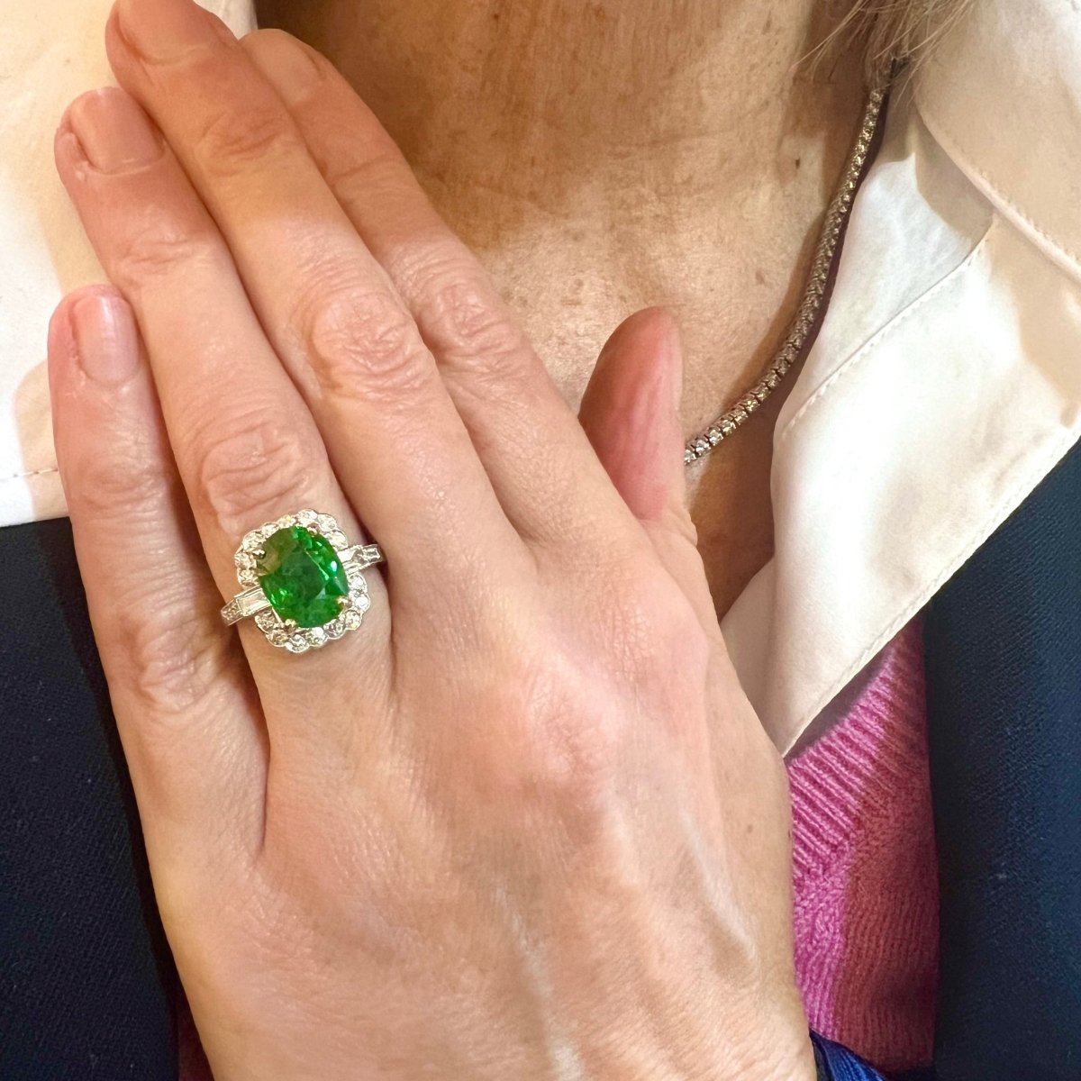 Bague Pompadour en or blanc, grenat et diamants - Castafiore