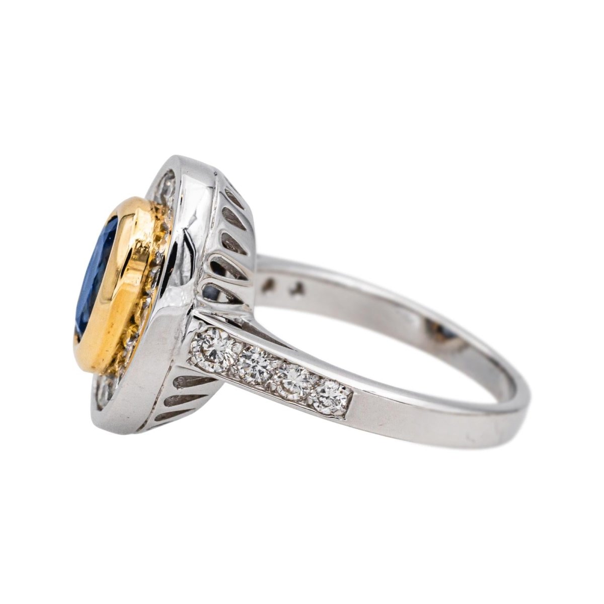 Bague Pompadour en or blanc, or jaune, saphir et diamants - Castafiore