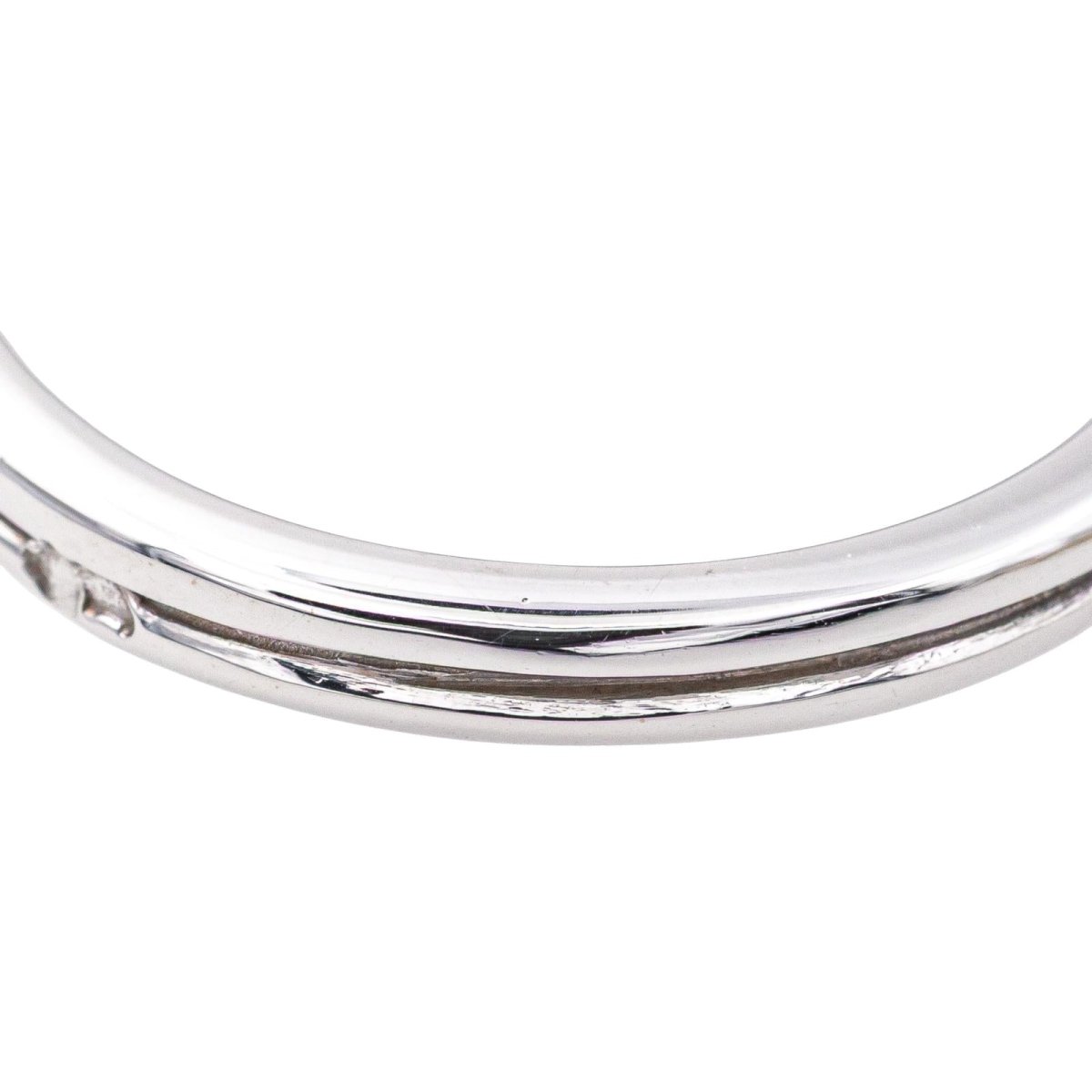 Bague Pompadour en or blanc, platine, émeraude et diamants - Castafiore