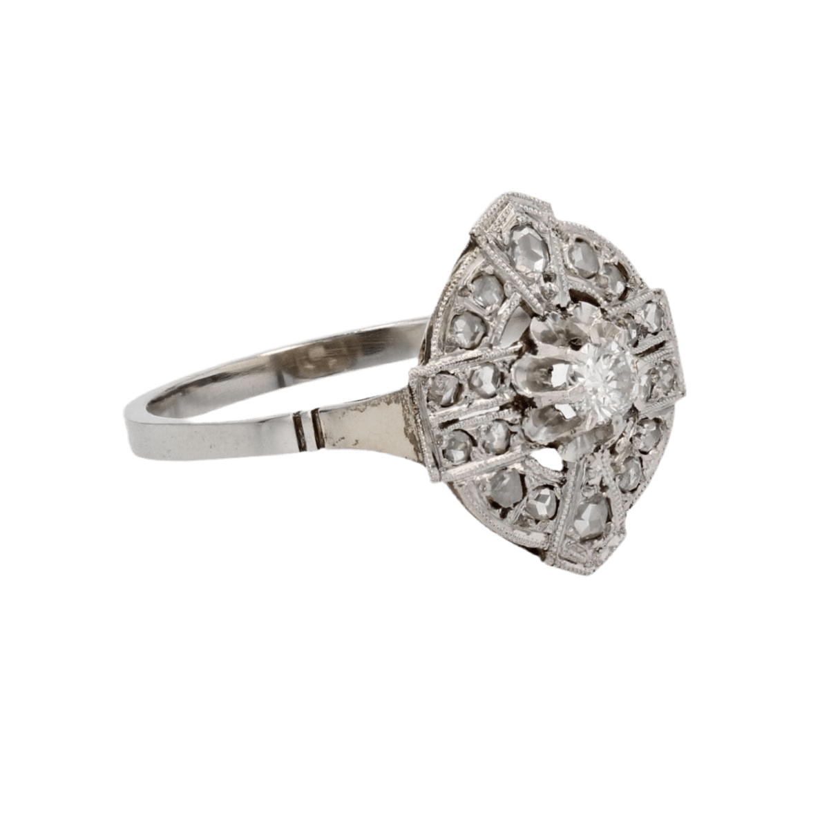 Bague Pompadour en or blanc, platine et diamants - Castafiore