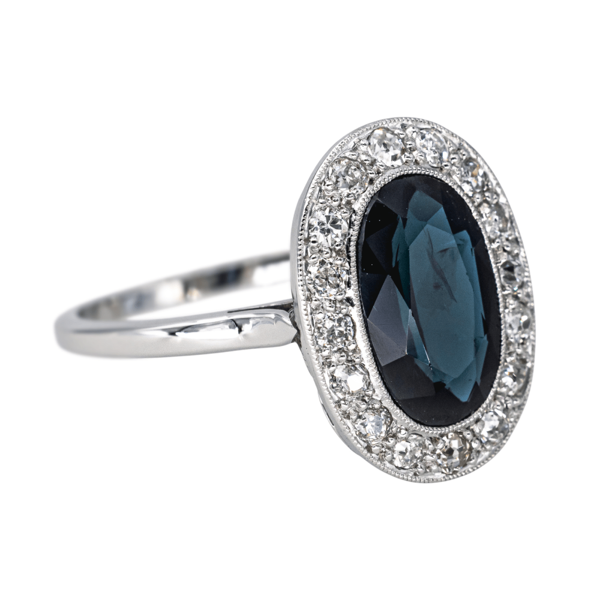 Bague Pompadour en or blanc, platine, saphir et diamants - Castafiore