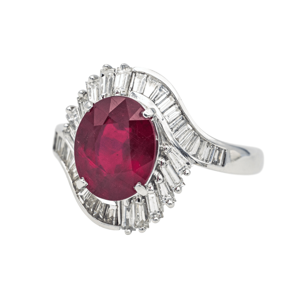 Bague Pompadour en or blanc, rubis et diamants - Castafiore