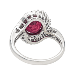 Bague Pompadour en or blanc, rubis et diamants - Castafiore