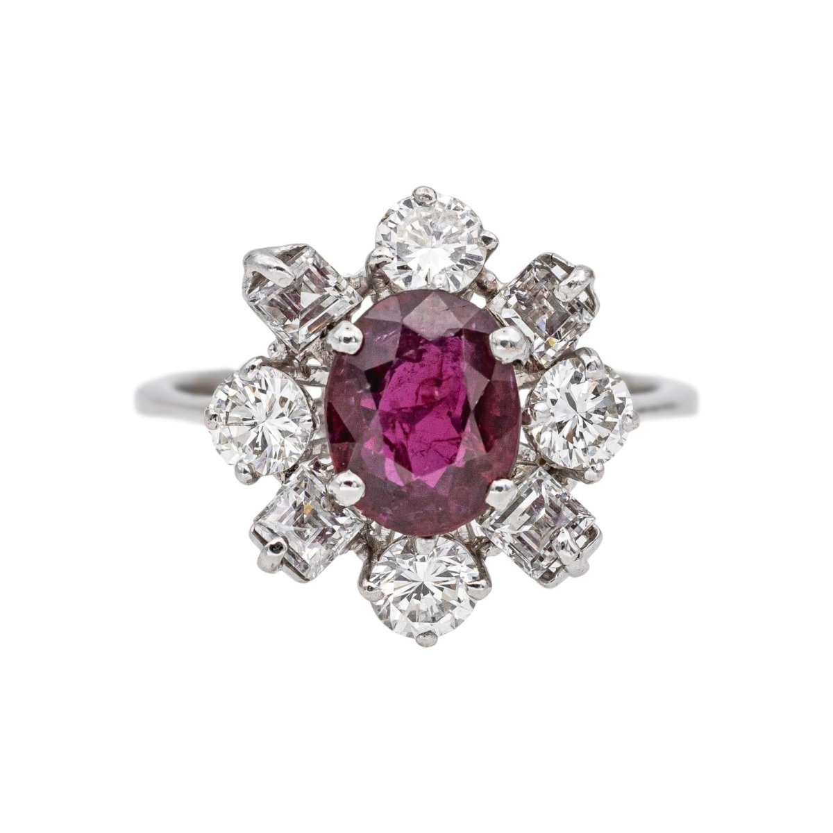 Bague Pompadour en or blanc, rubis et diamants - Castafiore