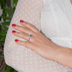 Bague Pompadour en or blanc, saphir et diamants - Castafiore
