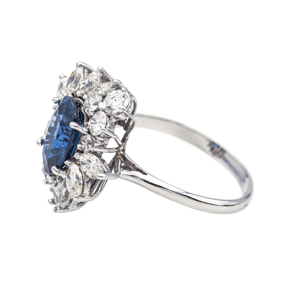 Bague Pompadour en or blanc, saphir et diamants - Castafiore