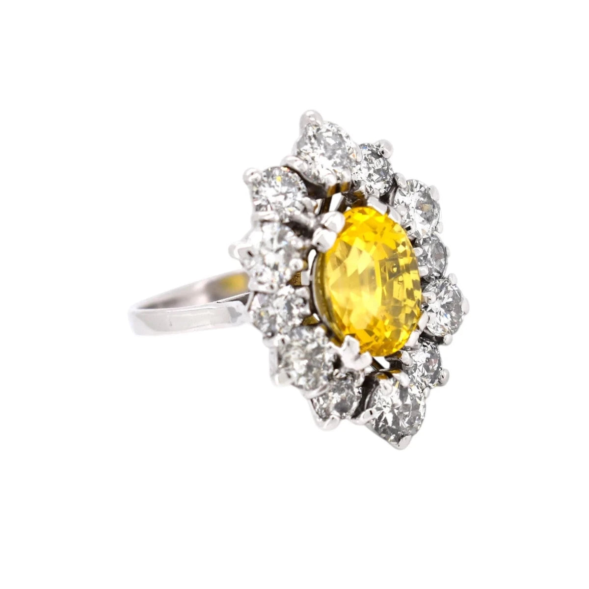Bague Pompadour en or blanc, saphir et diamants - Castafiore