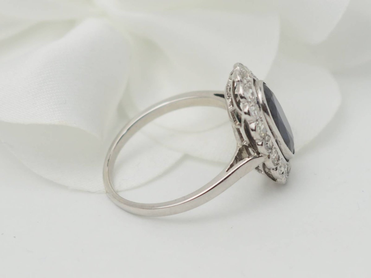 Bague Pompadour en or blanc, saphir et diamants - Castafiore