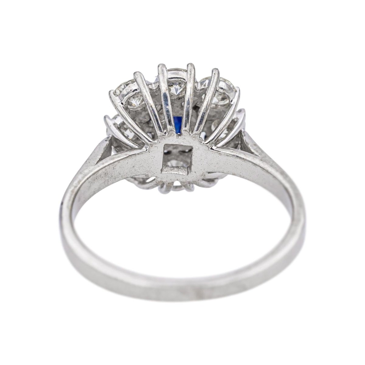 Bague Pompadour en or blanc, saphir et diamants - Castafiore