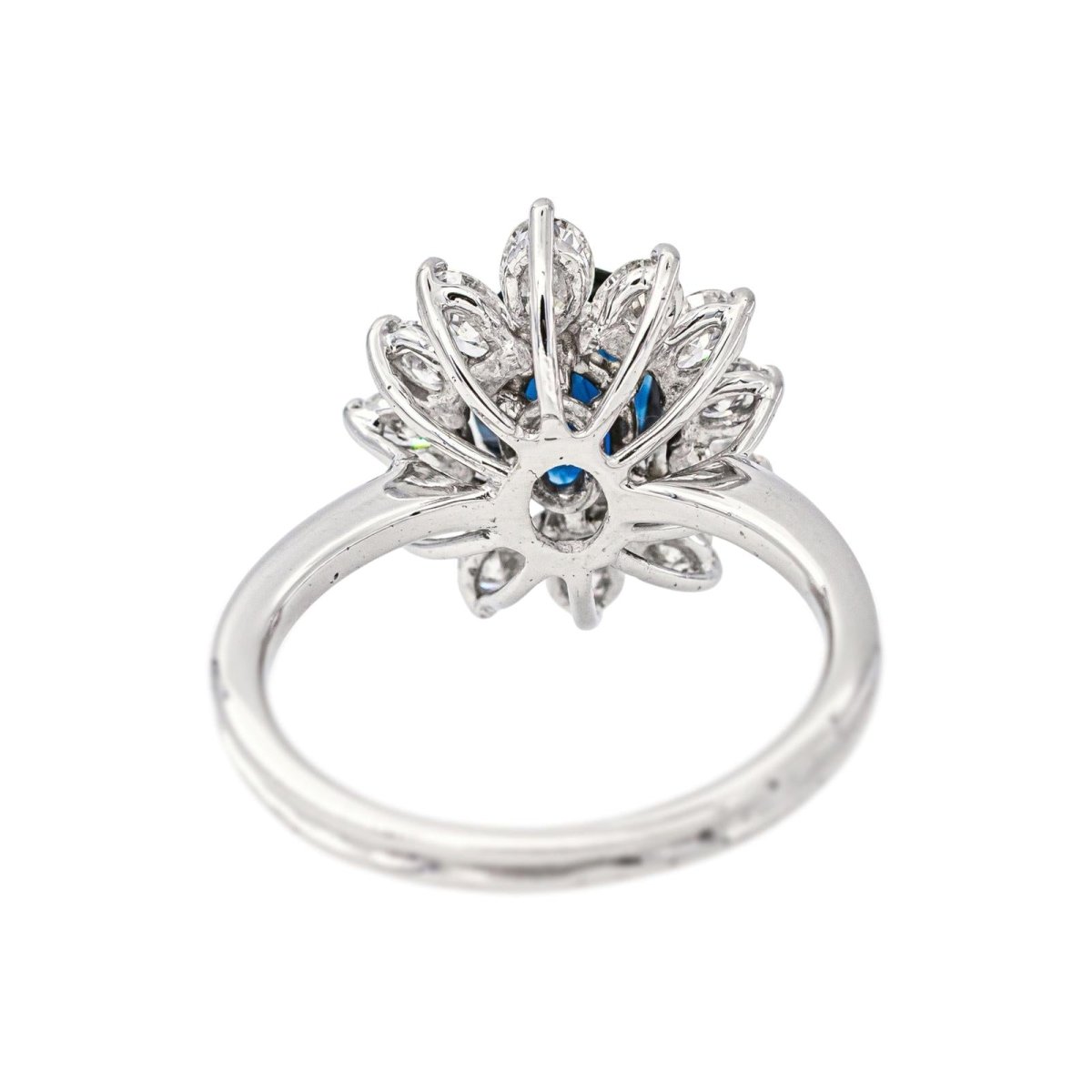 Bague Pompadour en or blanc, saphir et diamants - Castafiore