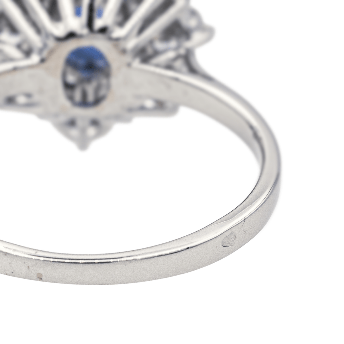 Bague Pompadour en or blanc, saphir et diamants - Castafiore