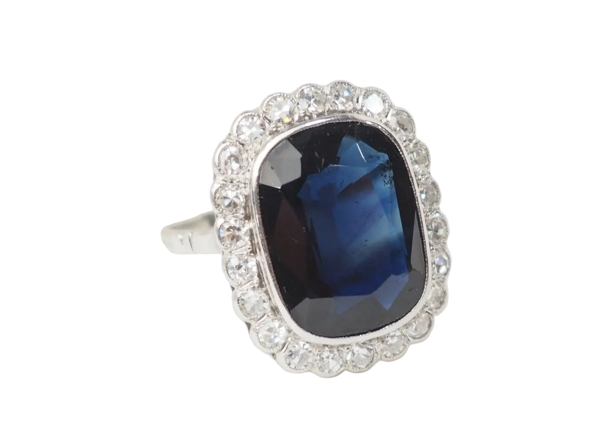 Bague Pompadour en or blanc, saphir et diamants - Castafiore