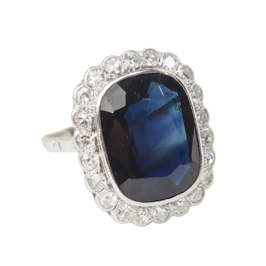 Bague Pompadour en or blanc, saphir et diamants - Castafiore
