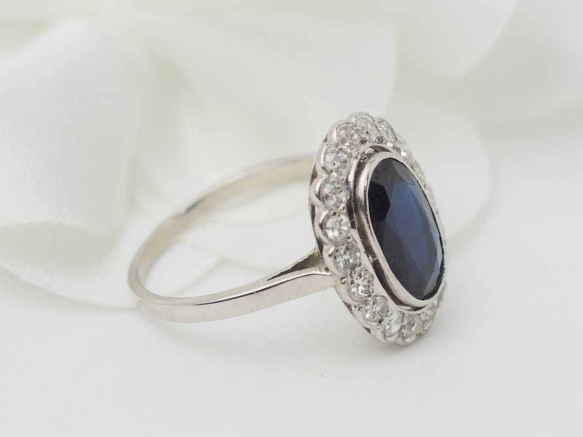 Bague Pompadour en or blanc, saphir et diamants - Castafiore