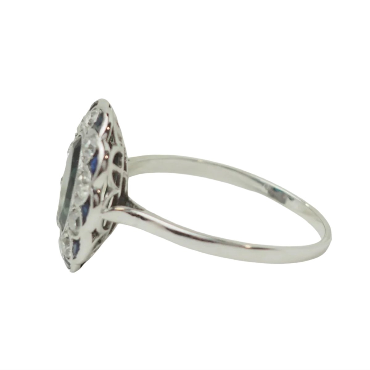 Bague Pompadour en or blanc, saphirs et diamants - Castafiore