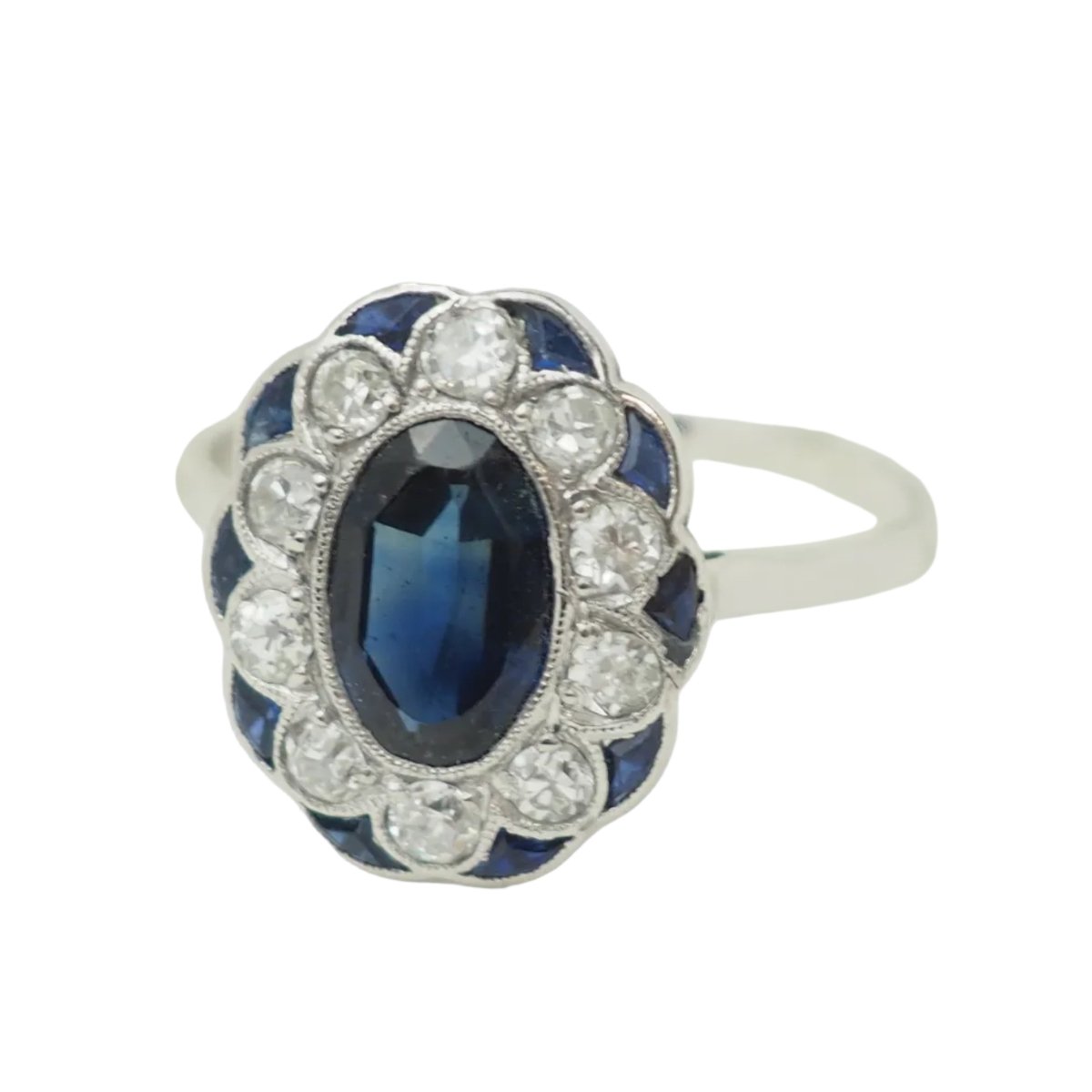 Bague Pompadour en or blanc, saphirs et diamants - Castafiore