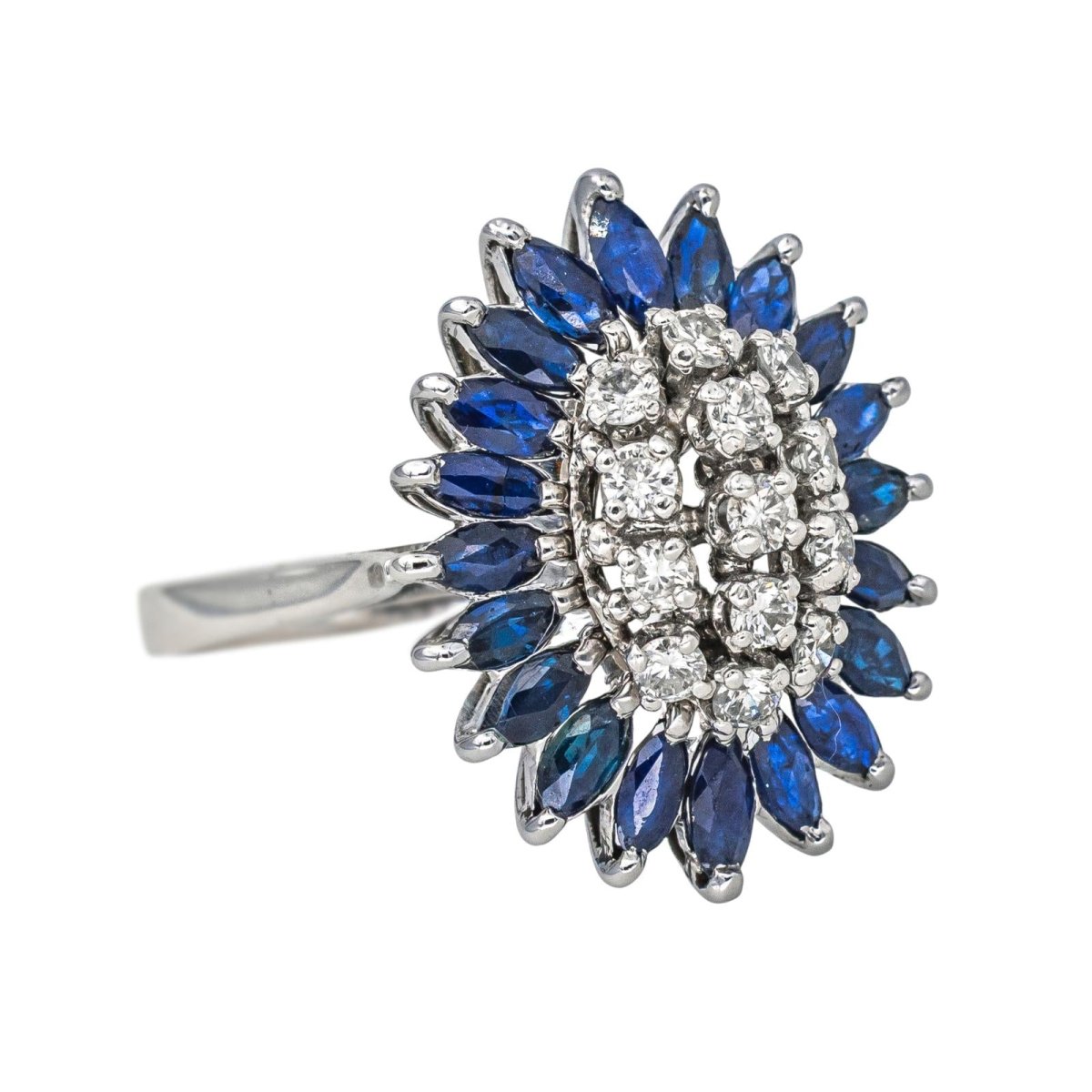 Bague Pompadour en or blanc, saphirs et diamants - Castafiore