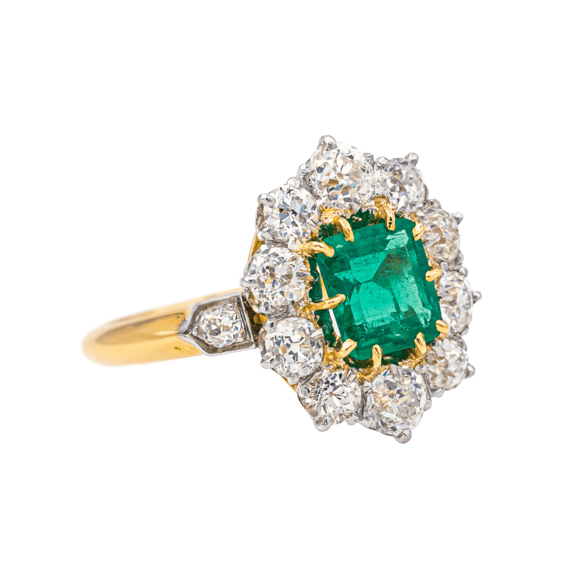 Bague Pompadour en or jaune, émeraude et diamants - Castafiore