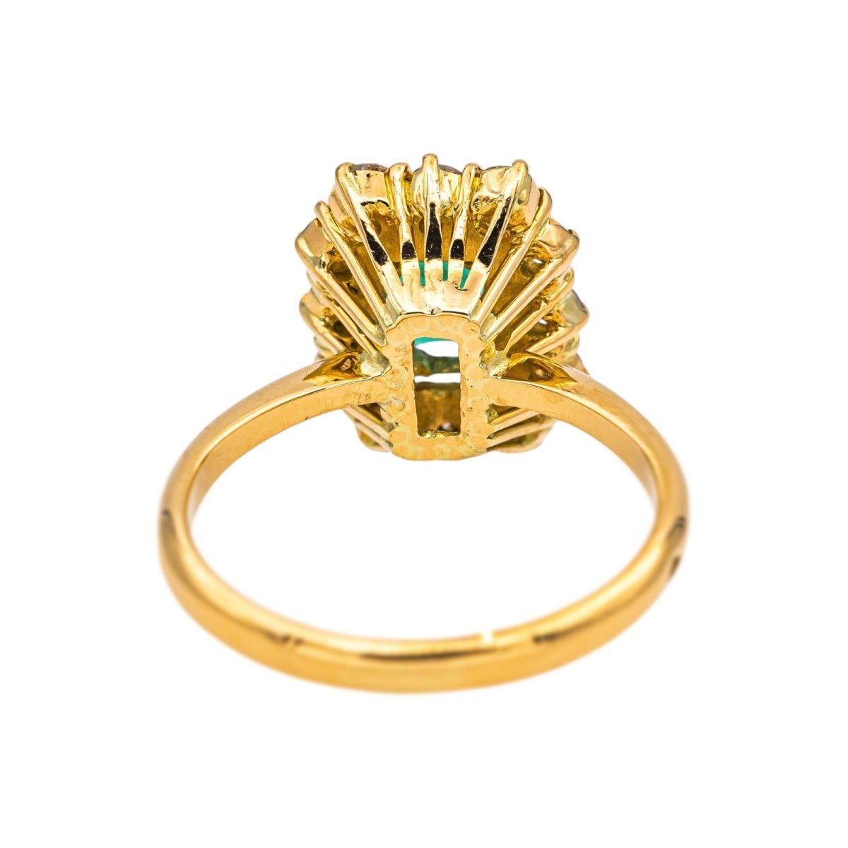 Bague Pompadour en or jaune, émeraude et diamants - Castafiore