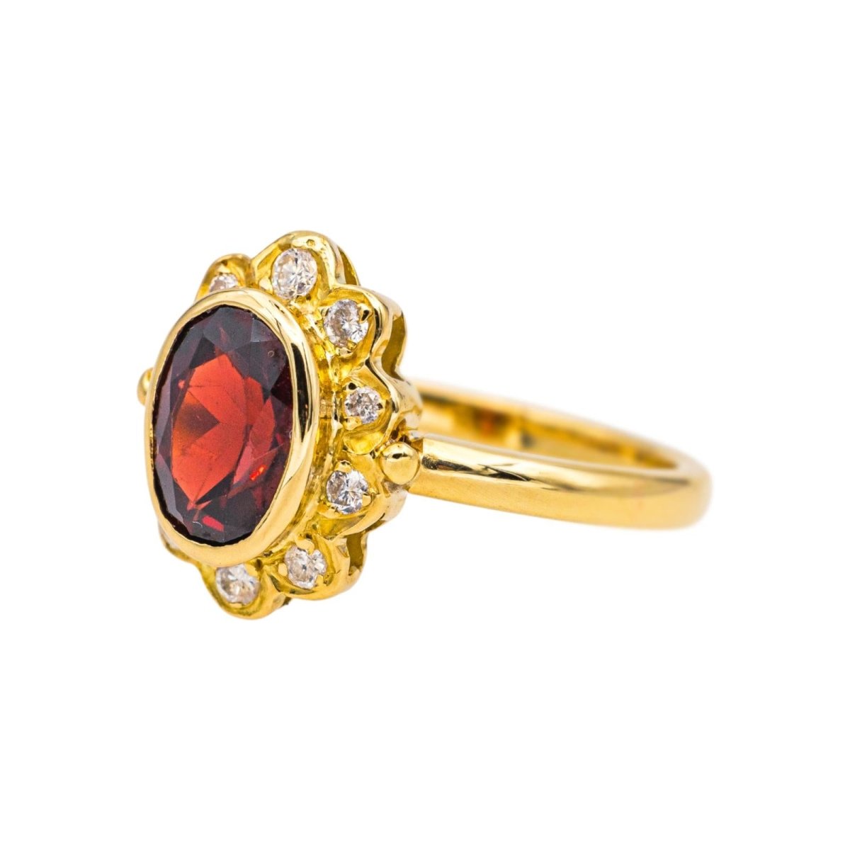 Bague Pompadour en or jaune, grenat et diamants - Castafiore