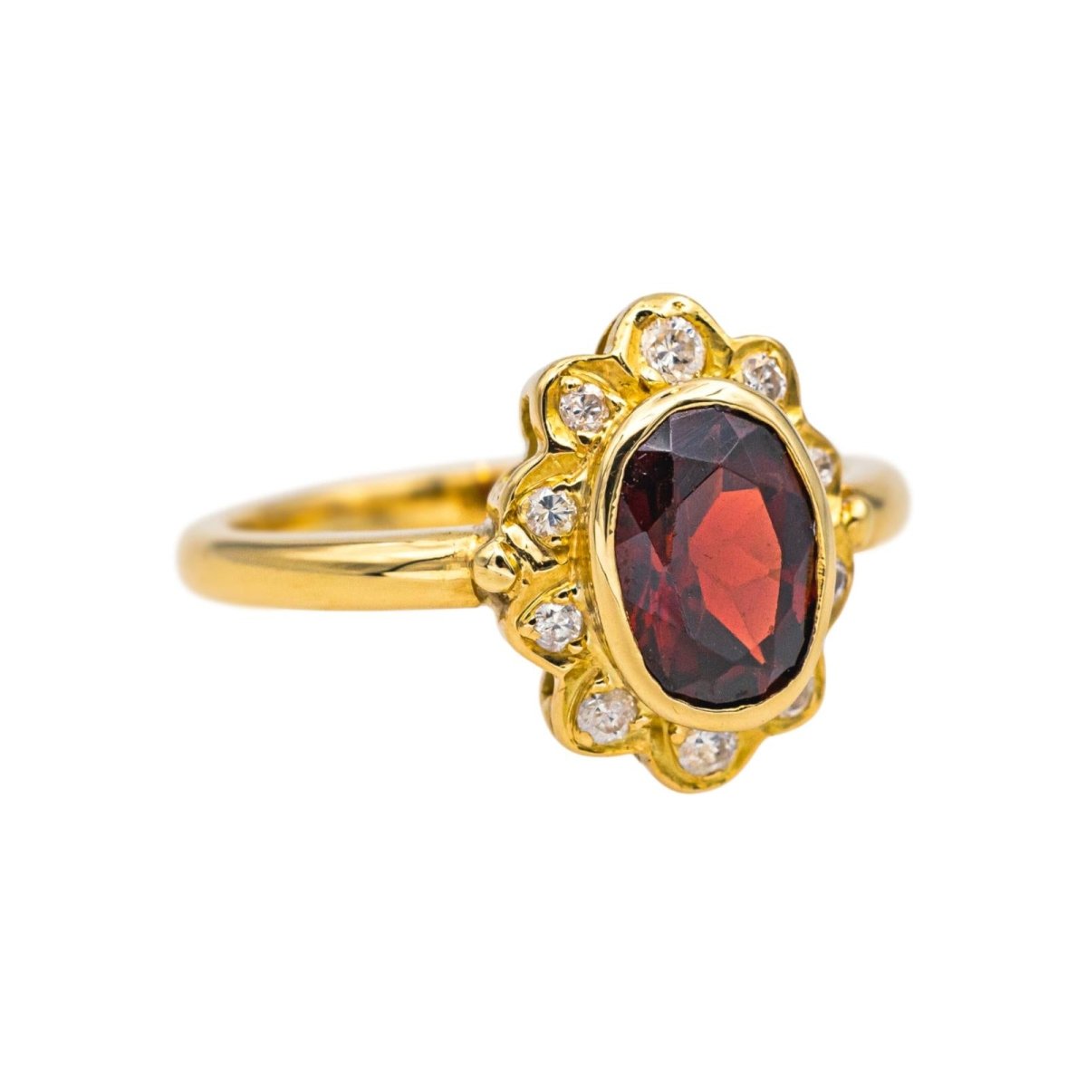 Bague Pompadour en or jaune, grenat et diamants - Castafiore