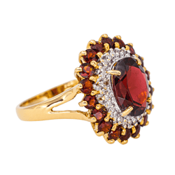 Bague Pompadour en or jaune, grenats et diamants - Castafiore