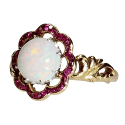 Bague Pompadour en or jaune, opale et rubis - Castafiore
