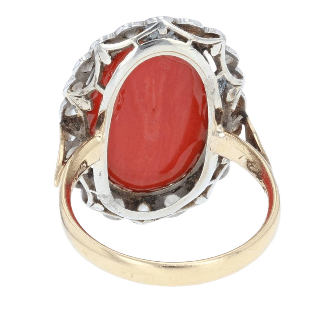 Bague Pompadour en or jaune, platine, corail et diamants - Castafiore