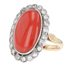 Bague Pompadour en or jaune, platine, corail et diamants - Castafiore