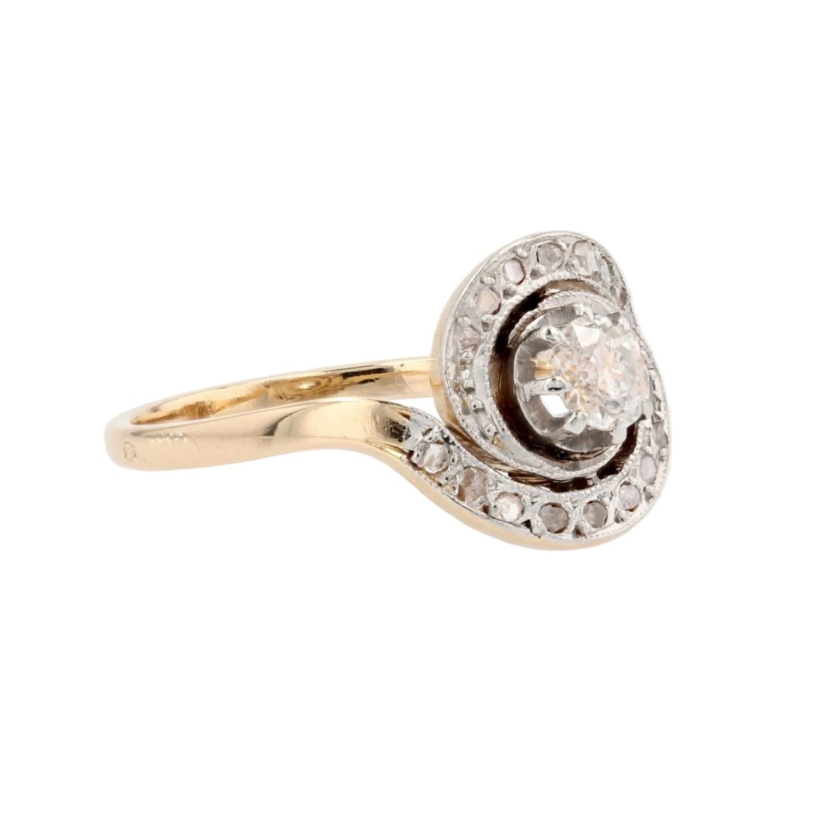 Bague Pompadour en or jaune, platine et diamants - Castafiore