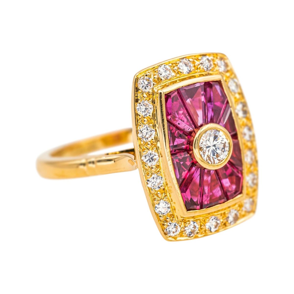 Bague Pompadour en or jaune, rubis et diamants - Castafiore
