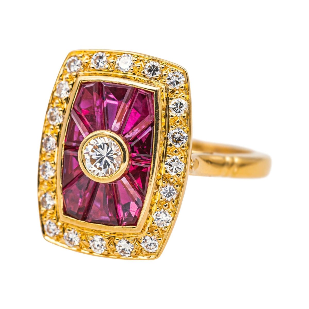 Bague Pompadour en or jaune, rubis et diamants - Castafiore
