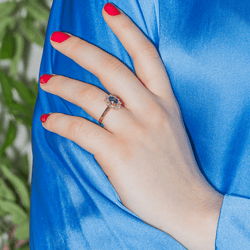 Bague Pompadour en or jaune, saphir et diamant - Castafiore