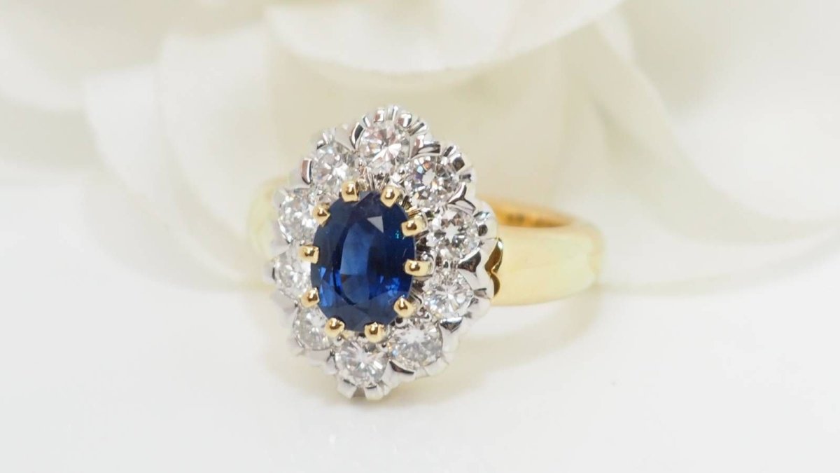 Bague Pompadour en or jaune, saphir et diamants - Castafiore
