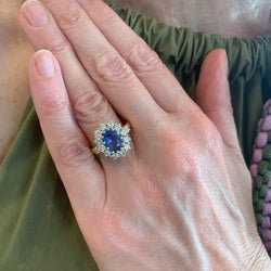 Bague Pompadour en or jaune, saphir, et diamants - Castafiore