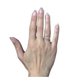 Bague Pompadour en or rose, perles et diamant - Castafiore