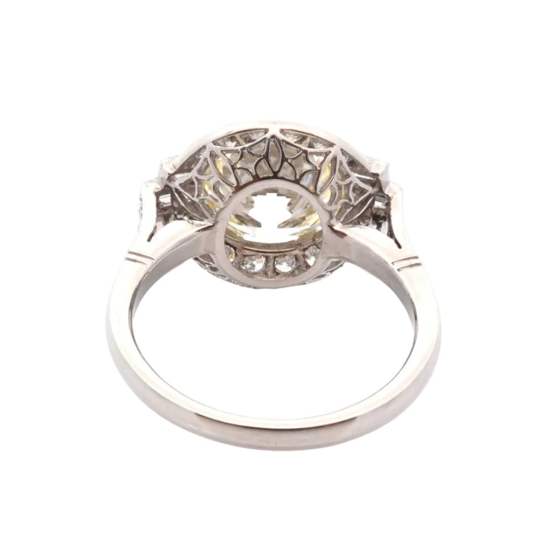 Bague Pompadour en platine et diamants - Castafiore