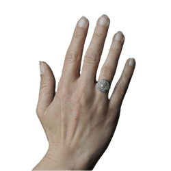 Bague Pompadour en platine, perle et diamants - Castafiore